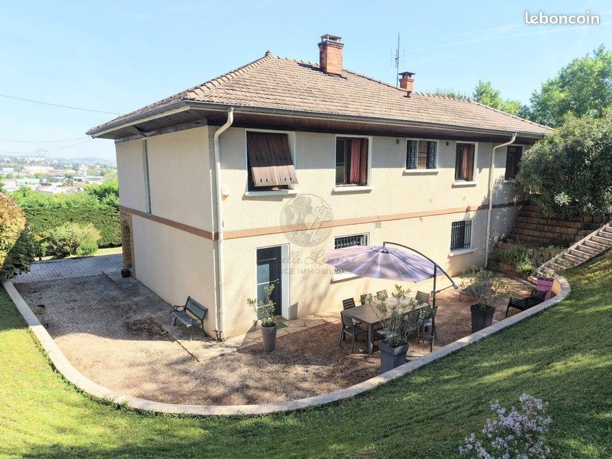 Maison 5 pièces 143 m² · à Saint-Genis-Laval · 143 m² · 490 000 €