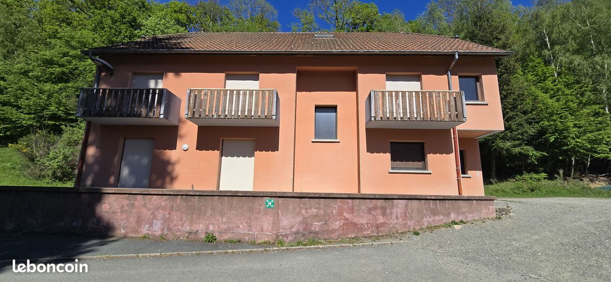 Immeuble 663 m² · à Lachapelle-sous-Rougemont · 663 m² · 446 000 €
