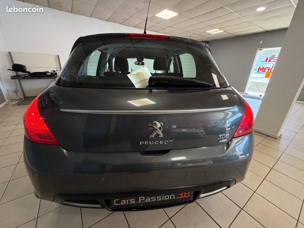 PEUGEOT 308 1.6 e-HDi 115ch FAP Sportium (image 8)