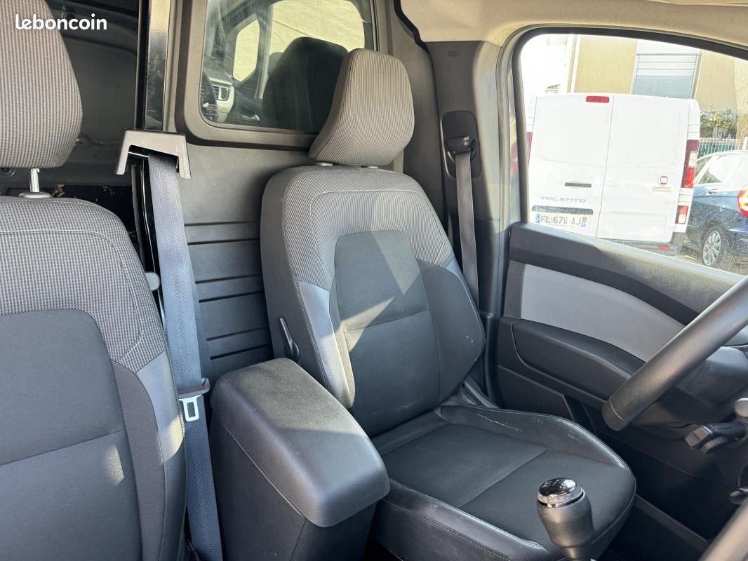 Renault Kangoo Van 1.5 Blue dCi 95ch Grand Confort Sésame Ouvre Toi/TVA/ TOUT ENTRETIEN (image 13)