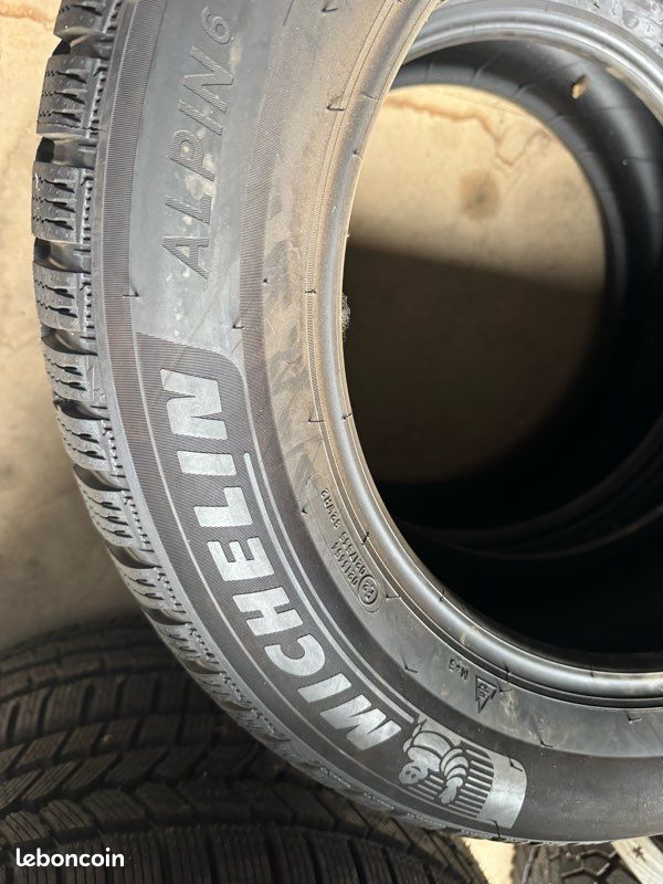 Lot De 2 Pneus été Michelin Energy Saver 215/60 R16 95H - 5 Mm De Gomme - DOT 2020 - Occasion Excellent état