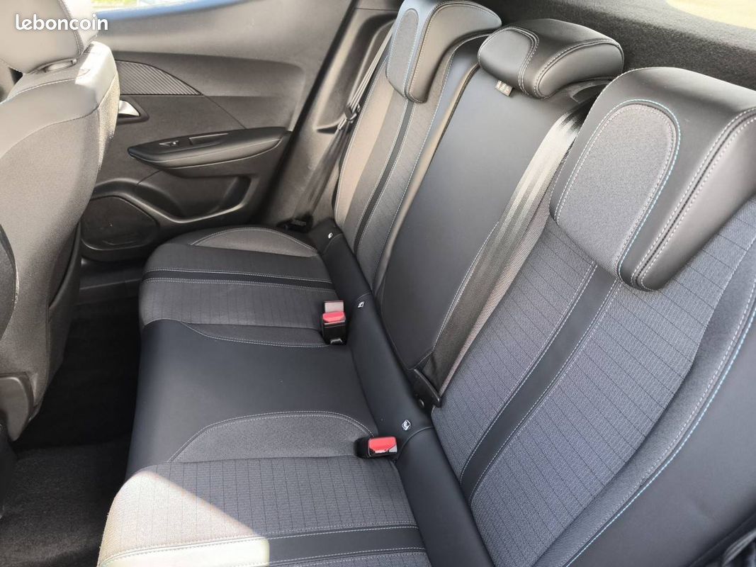 PEUGEOT 2008 PureTech 130 S&S EAT8 Allure (image 10)