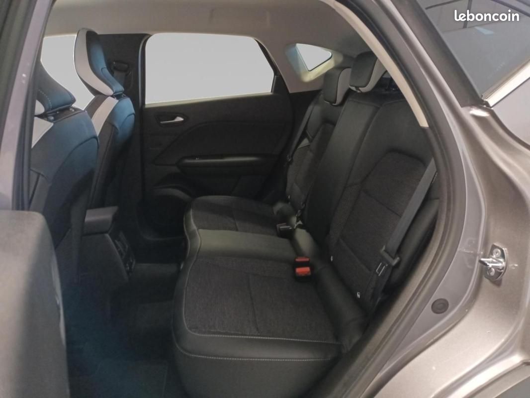Renault Captur E-Tech 145 - 21 Intens (image 12)