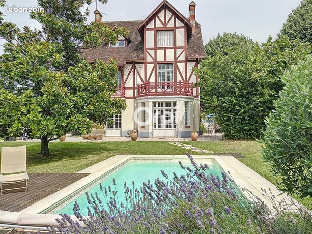 Maison de ville 6 pièces 230 m²