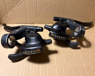 1 manette levier droit SHIMANO STX ST-MC30 3 x 7 vitesses