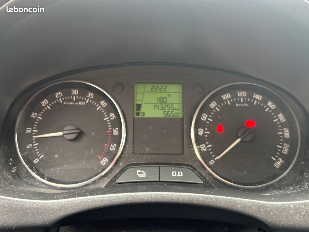 SKODA FABIA II 1.4 TDI 90 AMBITION 90Ch Garantie 12 mois (image 14)