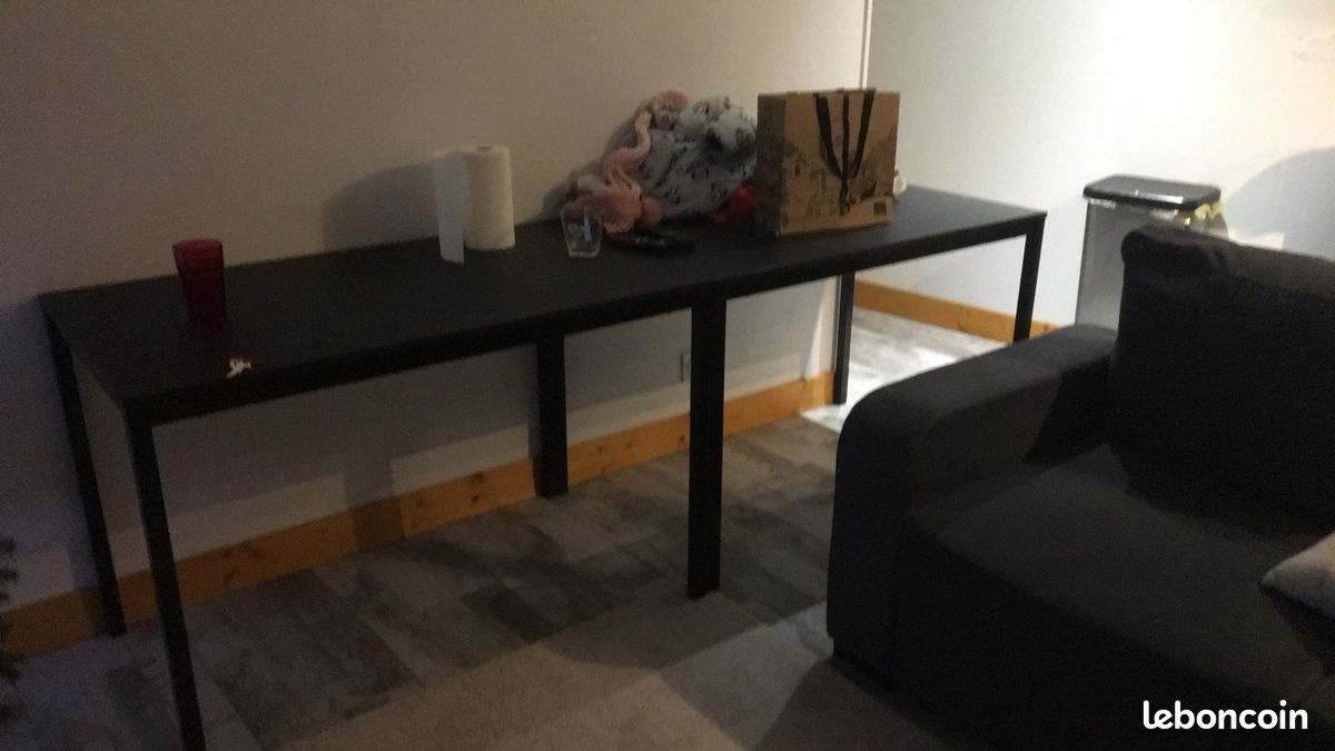 Lot de 2 tables noires ikea (image 2)