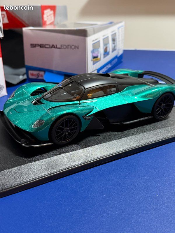 Maisto 1/18 Aston Martin Valkyrie Verte - Modèle Neuf