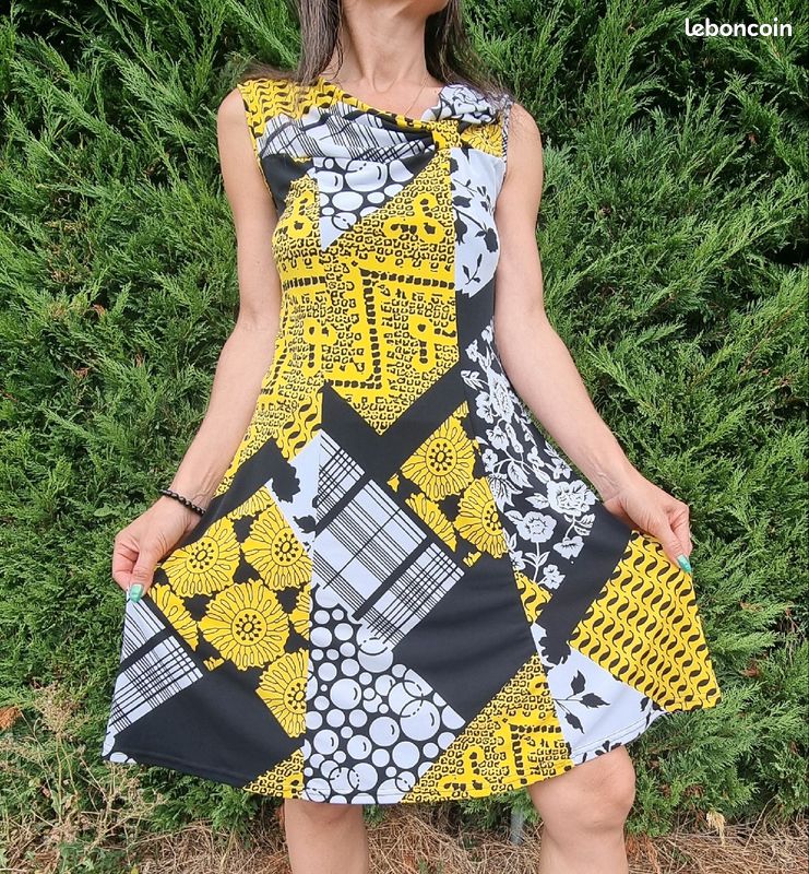 Robe Noir Et Bleu Ou Blanche Et Or Couleur Robe Blanche Et Or Robe