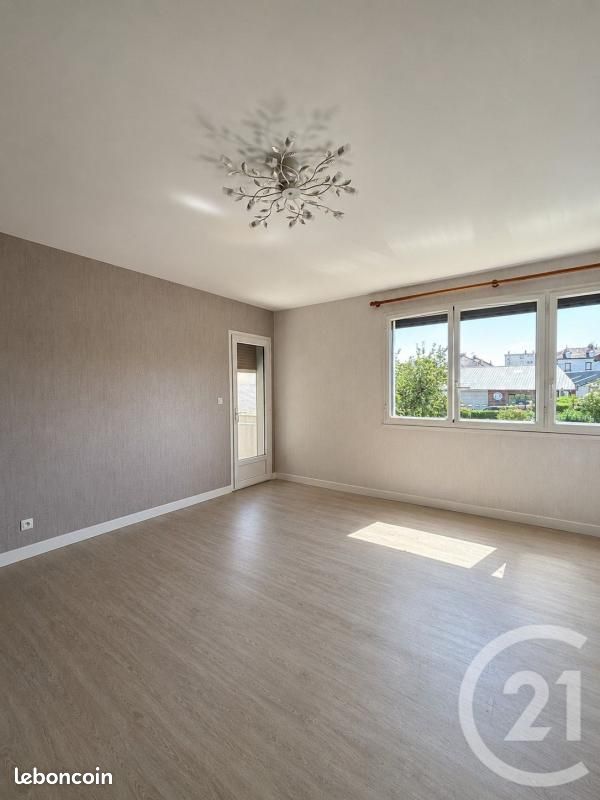 Appartement 3 pièces 66 m² · à Aurillac · 66 m² · 690 €
