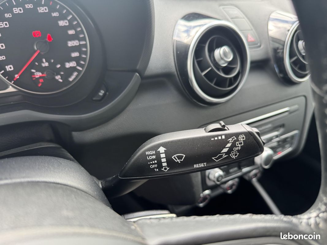 AUDI A1 1.0 TFSI ultra 95 Ambiente (image 12)