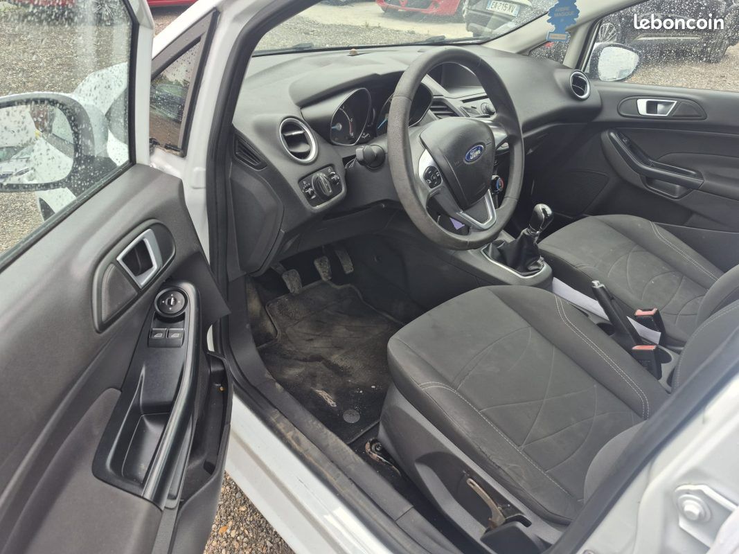 FORD Fiesta - VI Phase 5 portes 1.5 TDCI 75 cv (image 6)
