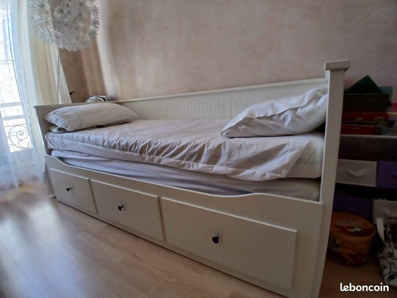 Lit banquette Hemnes IKEA + 2 matelas (image 1)