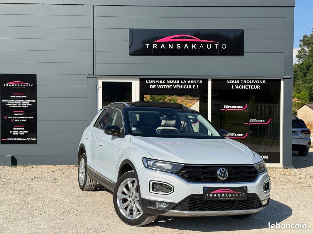 VOLKSWAGEN T-ROC 1.5 TSI 150 EVO Start/Stop DSG7 Carat Exclusive / Entretien Exclusif Volkswagen / Toit Ouvrant (image 1)