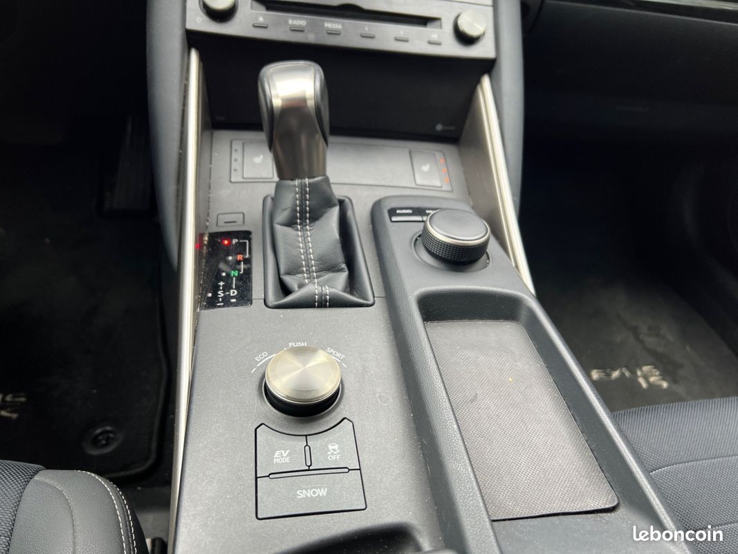 LEXUS IS 2.5 300 H 223H 180 HEV 1.6KWH BUSINESS BVa (image 10)