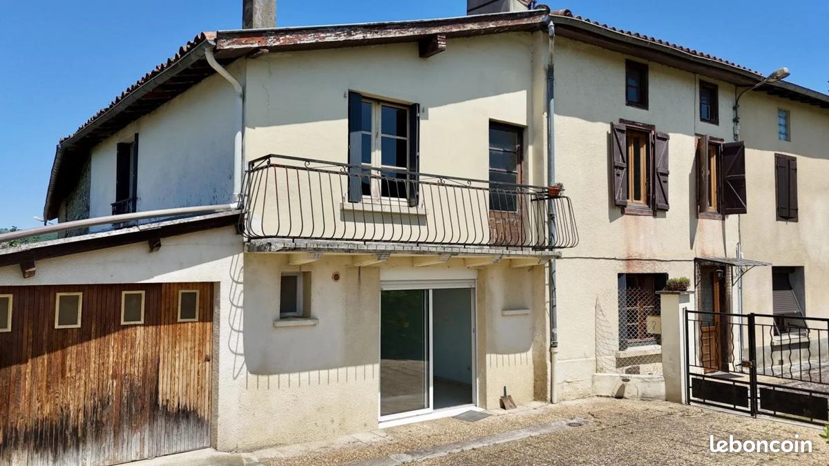 Maison 5 pièces 141 m² · à Lorp-Sentaraille · 141 m² · 109 000 €