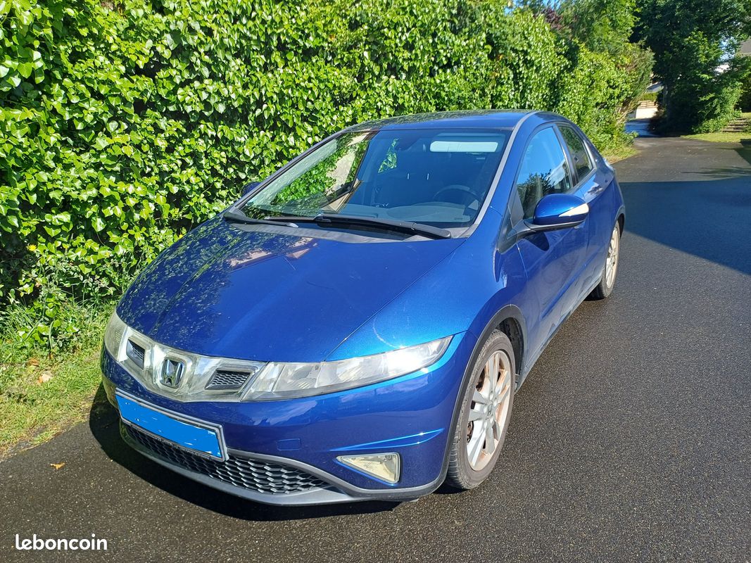 Vend Honda Civic 1.8L iVtec 140 cv Sport (image 1)