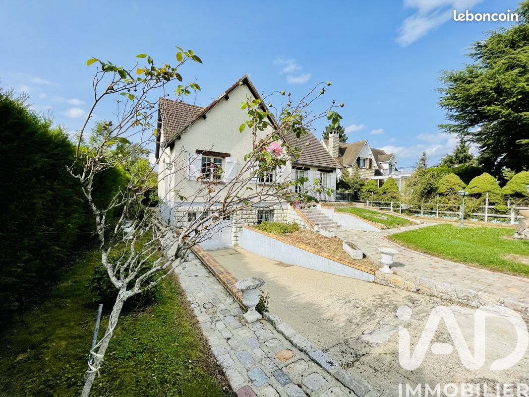 Maison 4 pièces 140 m² · à Bourdonné · 140 m² · 349 000 €