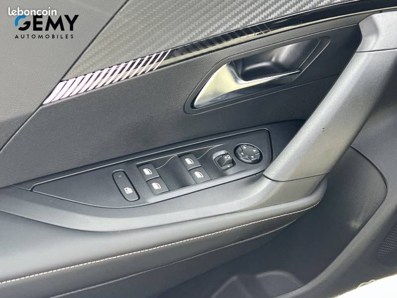Peugeot 2008 Electrique 54 kWh 156 ch Allure (image 17)