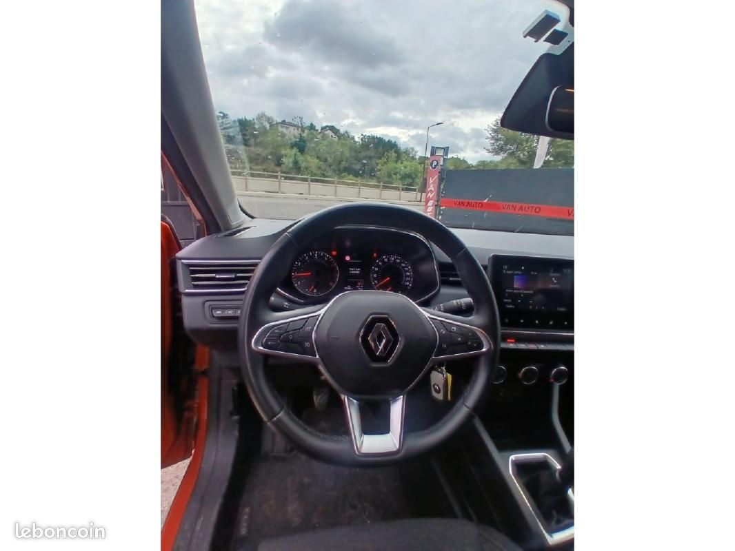 Renault Clio TCe 100 pack clim (image 8)