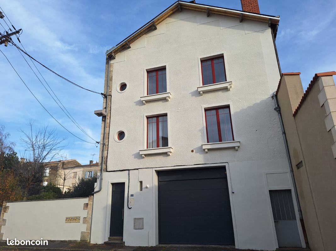 Maison 8 pièces 263 m² · à Niort · 263 m² · 450 000 €
