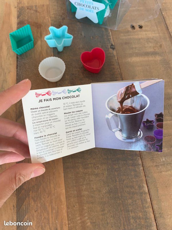 Lot de 16 moules en silicone +mini livre de recettes faciles pour chocolat de Noël (image 2)