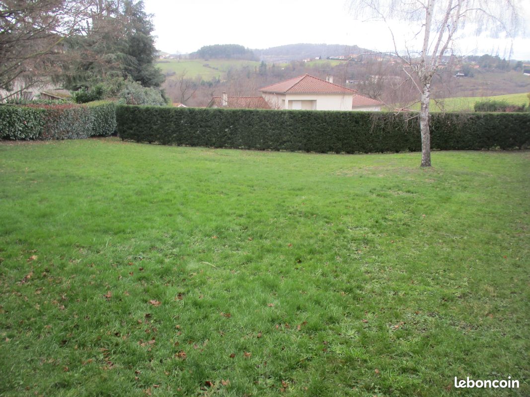 Vente terrain constructible · à Saint-Chamond · 69 000 €