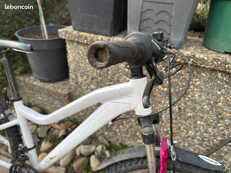 VTT fille Nakamura 26" XS – 21 vitesses – fourche suspendue – roue AR à changer (image 3)