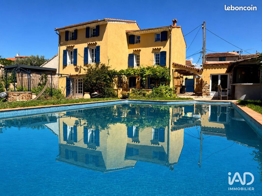Maison 6 pièces 218 m² · à Six-Fours-les-Plages · 218 m² · 754 000 €