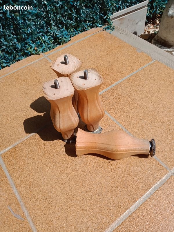 Pied de lit en bois (image 1)