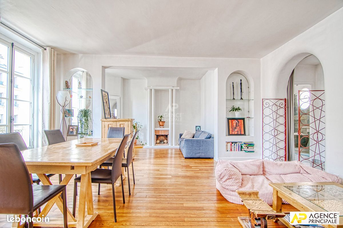 Appartement 5 pièces 97 m² · à Versailles · 97 m² · 2 700 €