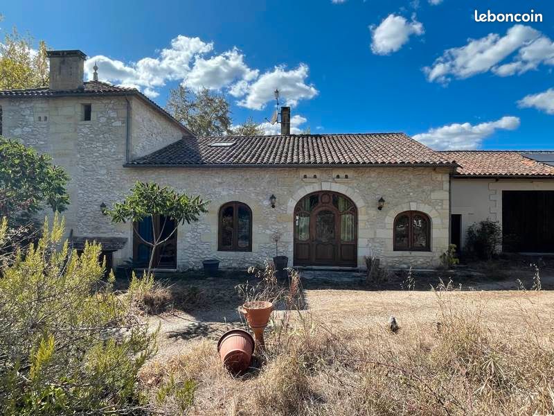 Maison 9 pièces 255 m² · à Montcaret · 255 m² · 366 000 €