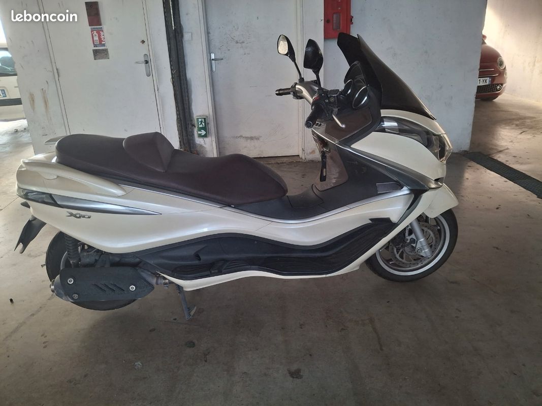 Piaggio X10 125 Executive Scooter Piaggio Piaggio X10 Executive