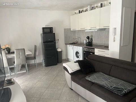 Appartement 2 pièces 38 m² · à Cuers · 38 m² · 560 €