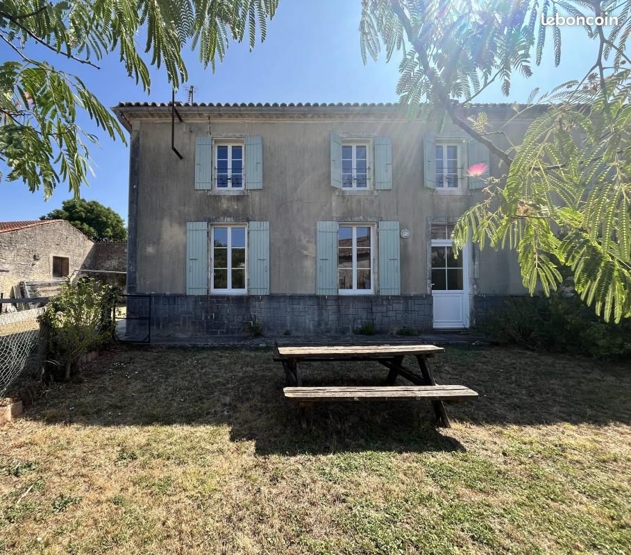 Maison 3 pièces 98 m² · à Thézac · 98 m² · 750 €
