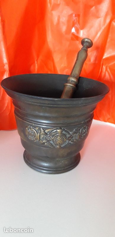 Mortier d'apothicaire en bronze (image 1)