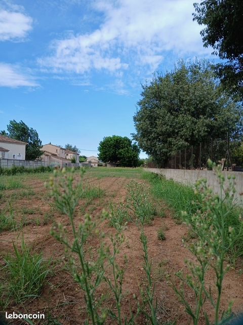 Terrain à bâtir de 537 m² à MARIGNANE (13) · 310 000 €