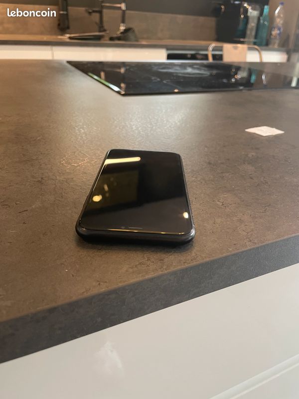 IPhone XR (image 4)