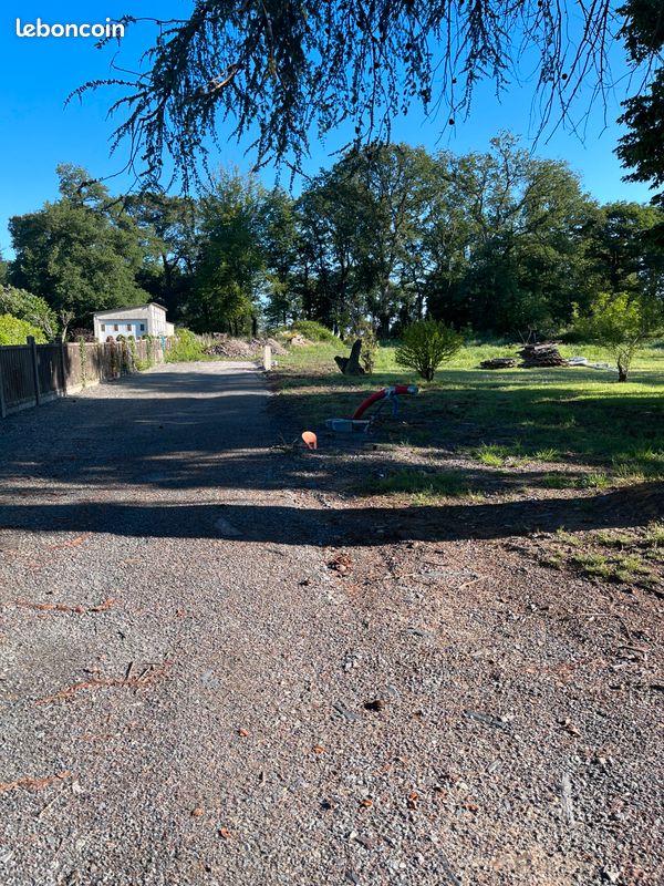 Terrain constructible viabilisé · à Bains-sur-Oust · 85 000 €
