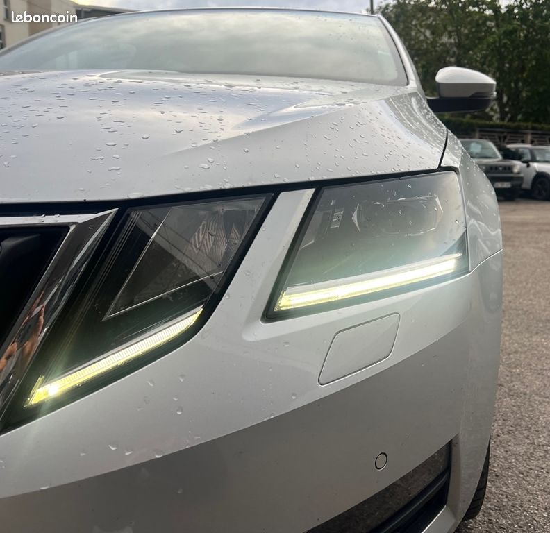 Skoda OCTAVIA COMBI 1.4 TSI 150CH GREEN TEC STYLE DSG7 (image 9)