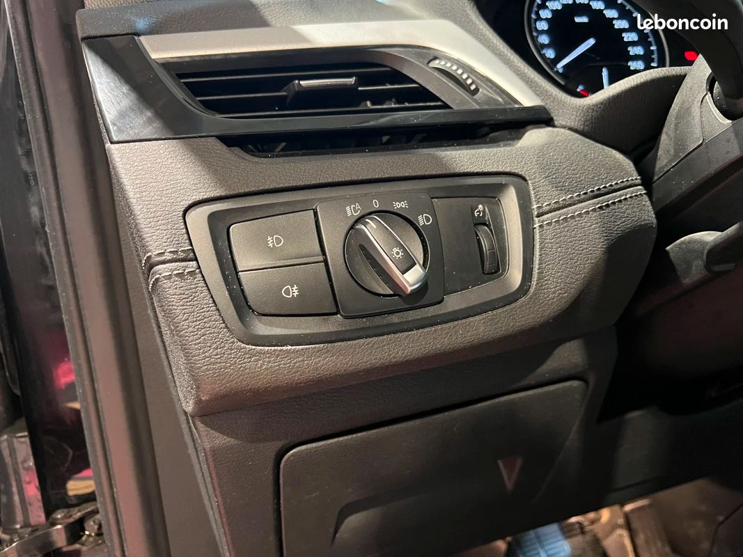 BMW X2 F39 sDrive 18i 140 ch DKG7 Lounge Plus (image 27)
