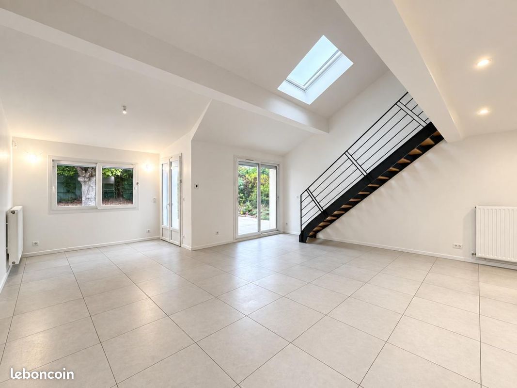 Maison 6 pièces 158 m² · à Tinqueux · 158 m² · 1 400 €/mois