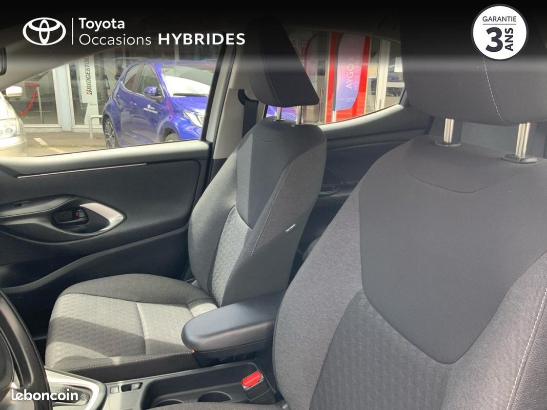 Toyota Yaris 116h Dynamic Business 5p MY22 (image 14)