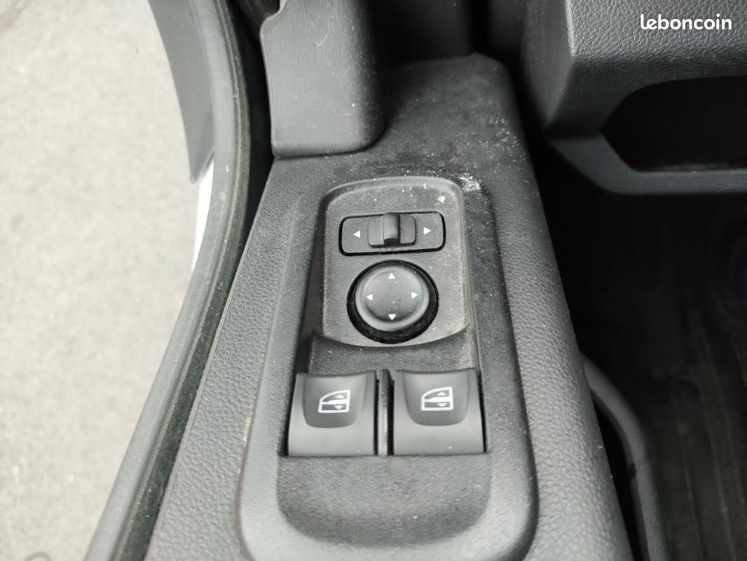 Renault Master CHASSIS CABINE FRIGO POSITIF/NEGATIF 12M3 165 CV HAYON 3.5 T (image 13)