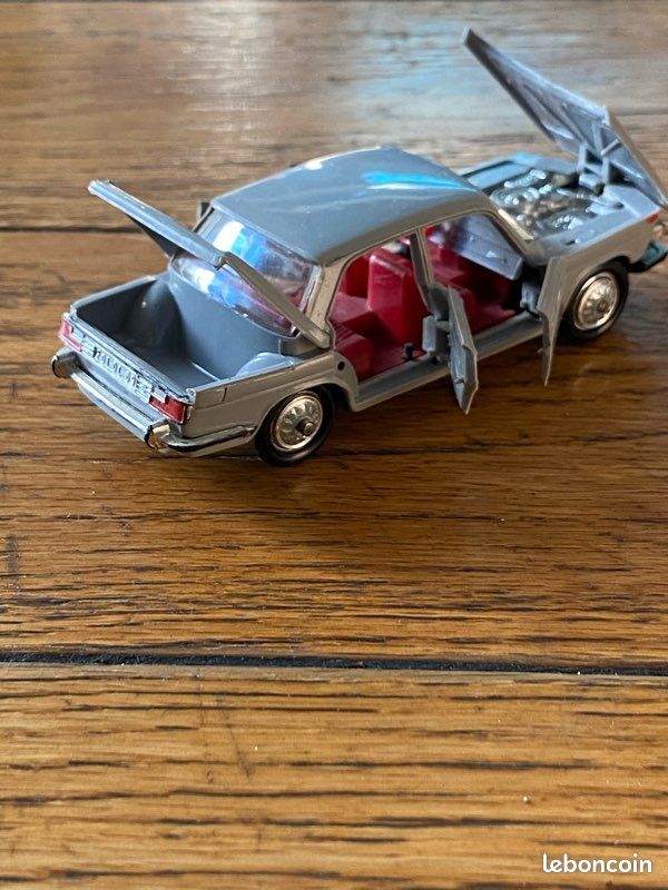 Norev ancien BMW 2000 1/43 No 70 (image 3)