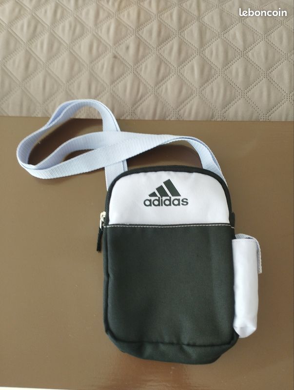 Sacoche / Pochette Adidas Noir et lilas (image 1)