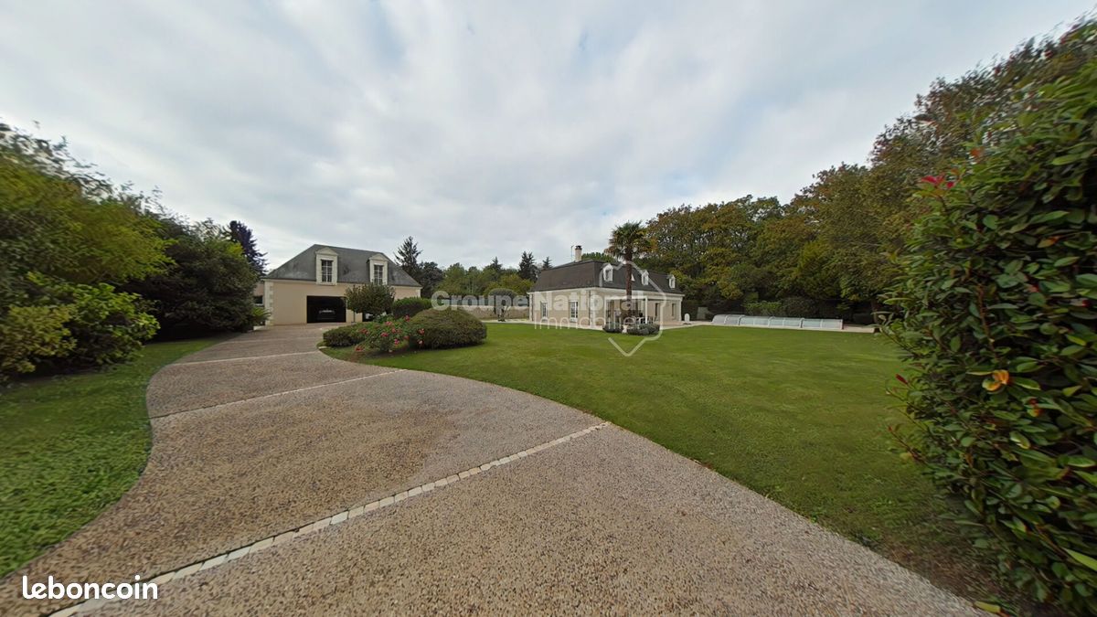 Maison 12 pièces 285 m² · à Tours · 285 m² · 995 000 €