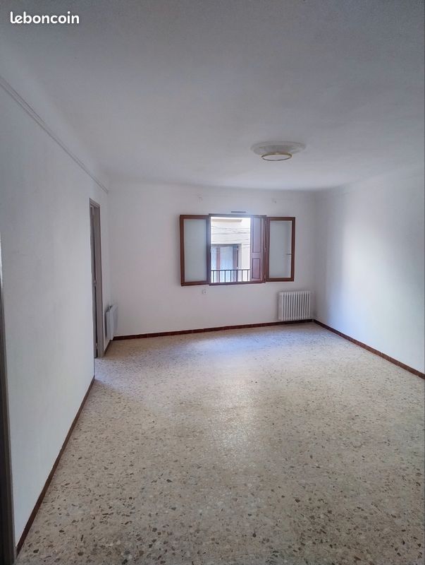 Appartement 5 pièces 83 m² · à Rivesaltes · 83 m² · 650 €/mois