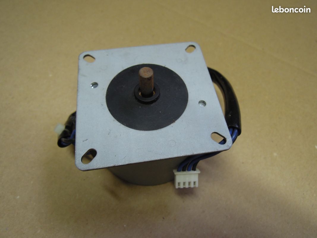 Moteur pas à pas Crouzet (image 1)