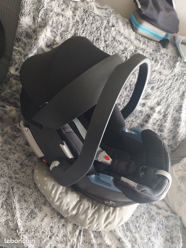 Cosy cybex aton 5 gold + réducteur (image 1)